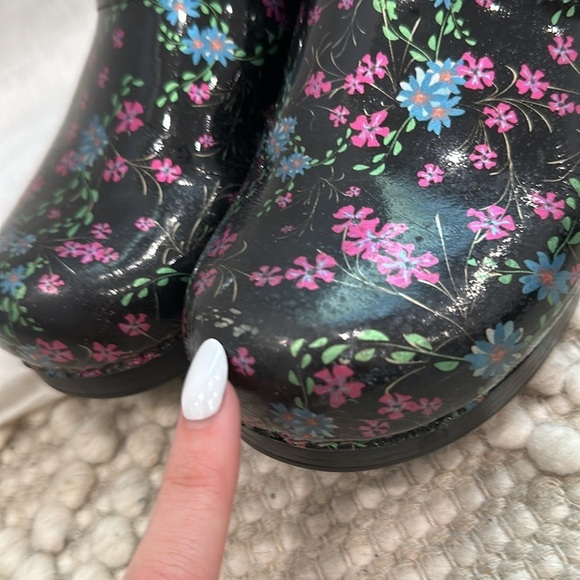Dansko black leather pink and blue floral flower clogs nurse shoes - Picture 8 of 14